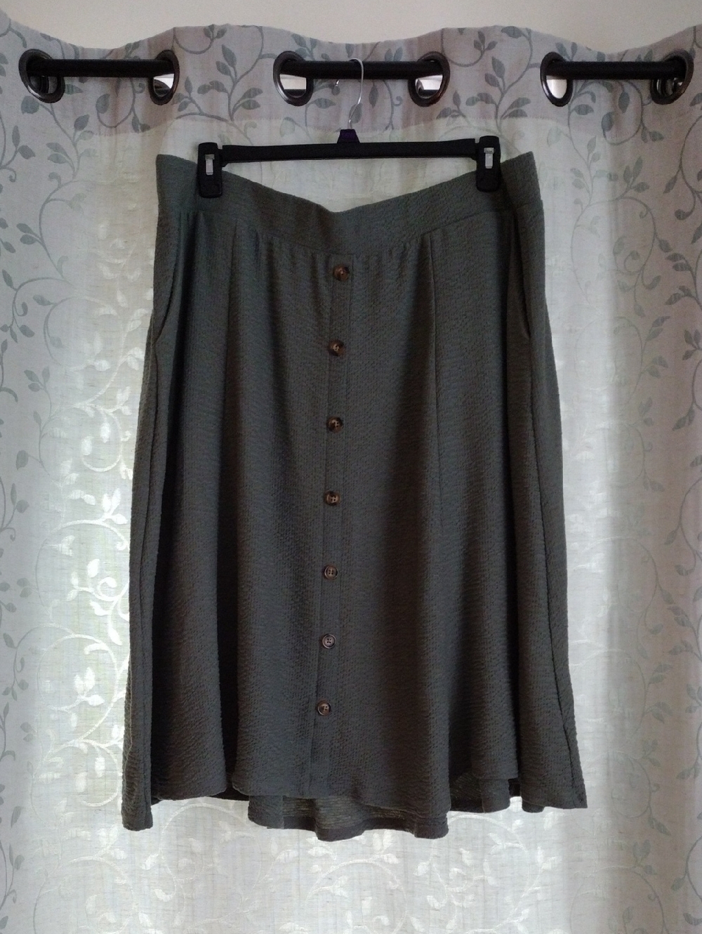 Torrid Textured Button-Front Midi Skirt Size 3